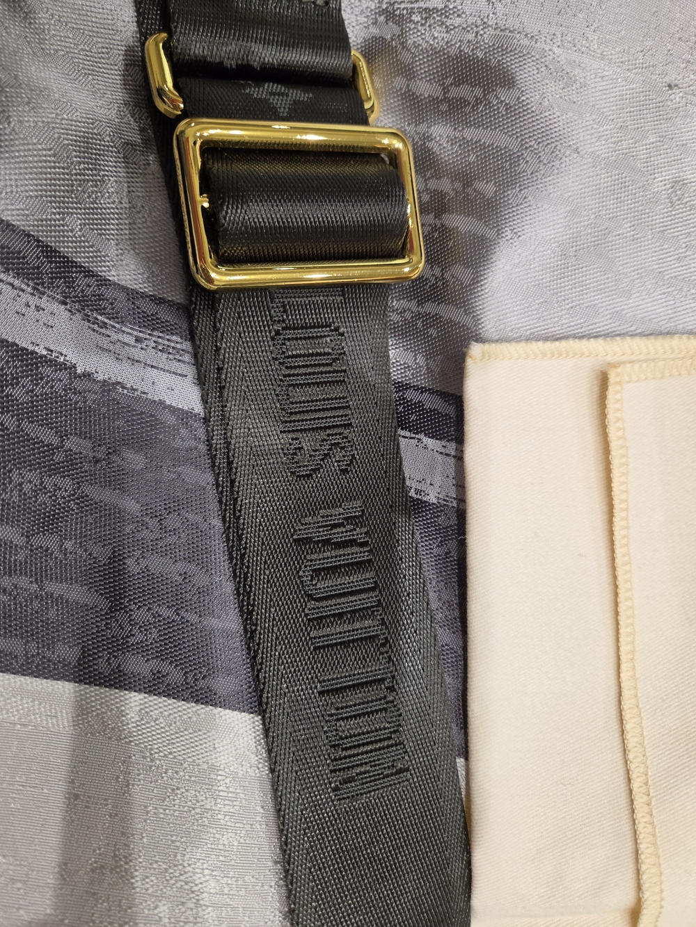 Louis Vuitton Multi pochette accessories green strap NWT in box - Picture 3 of 4